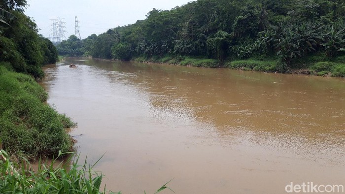 Sungai Cisadane di Tangsel