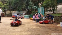 Traveler yang membawa anak berkunjung, bisa nih mengajak kesayangan bermain mobil remote yang bisa dinaikin anak. Biasa sewanya Rp 15 ribu dengan durasi bermain 15 menit.