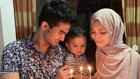 Pada 2019, ayah satu anak ini membagikan momen perayaan ulang tahun anaknya yang pertama. Ia pun memberi semua doa terbaik untuk sang jagoan.