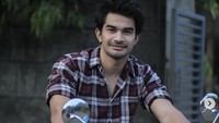 Pemilik nama lengkap Tengku Ahmad Zevandri ini telah membintangi banyak judul sinetron dan FTV. Beberapa di antaranya adalah Jodoh Wasiat Bapak, Bawang Putih Berkulit Merah, dan Seputih Cinta Semerah Dusta.