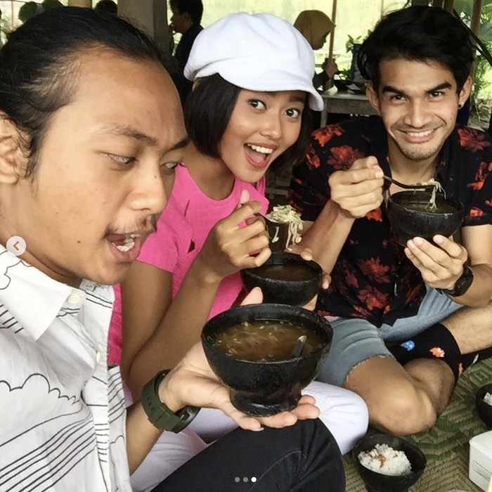 Tengku Tezi Pamer Momen Makan Sandwich hingga Soto Bathok di Jogja Tengku Tezi Pamer Momen Makan Sandwich hingga Soto Bathok di Jogja