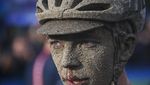 Wajah-wajah Penuh Lumpur dari Para Penakluk Paris-Roubaix