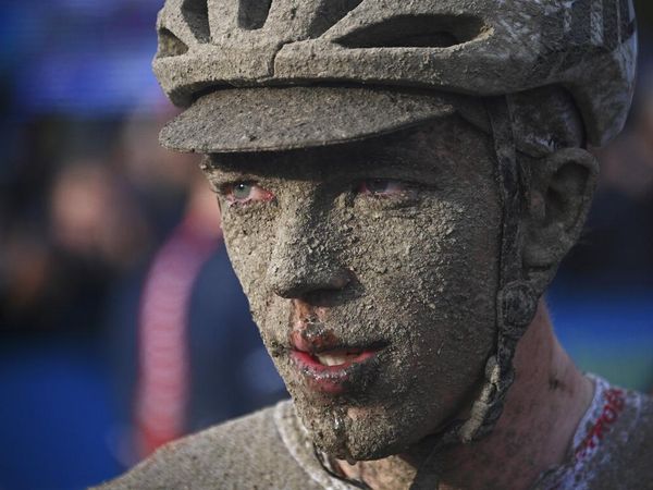 Wajah-wajah Penuh Lumpur dari Para Penakluk Paris-Roubaix