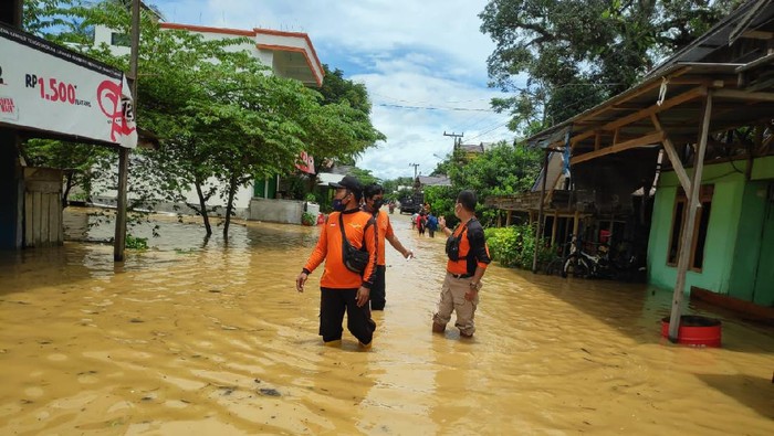 3 kecamatan di Kabupaten Paser, Kaltim, terendam banjir. Sebanyak 450 orang mengungsi (dok BNPB)