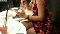 Aktris berusia 35 tahun ini menuai pro dan kontra, karena berbagai pengakuannya yang mencengangkan. Mulai dari mengaku pernah mendapatkan pelecehan seksual sampai mengejek wajah Lesti Kejora. Foto: Facebook/Site