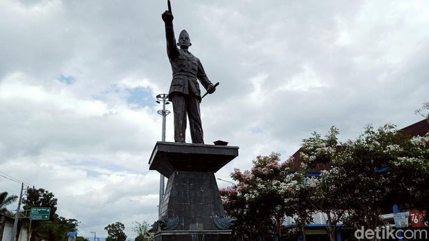 Kompleks terminal bus Ir Soekarno di Klaten, Jawa Tengah mendadak berubah warna-warni, Selasa (5/10/2021) siang.