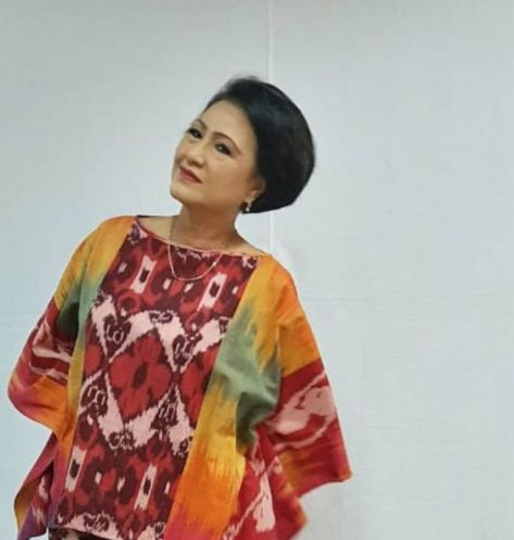 Debby Cynthia Dewi sudah berkarier di industri hiburan Indonesia sejak tahun 1972. Tak jarang, orang mengenalnya sebagai ibu-ibu jahat di sinetron.