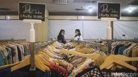Selain di Mal Blok M sejumlah tempat seperti Pasar Senen, Pasar Baru, hingga Pasar Santa juga menjual pakaian thrifting ini.