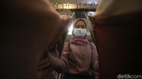 Bukan hanya ukuran dan bahan, tak lupa pengunjung juga harus teliti akan kondisi pakaiannya sehingga terlihat seperti baru.