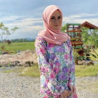 Intan Najuwa meraih popularitasnya setelah membintangi sinetron Hantu Punya Bos pada 2016 yang tayang di TV3 Malaysia. Dan pada 2021 ini, Intan membintangi tiga serial televisi sekaligus. Dalam salah satu sinetron yang dibintanginya, Intan tampil berhijab. Foto: Dok. Instagram @intannajuwa
