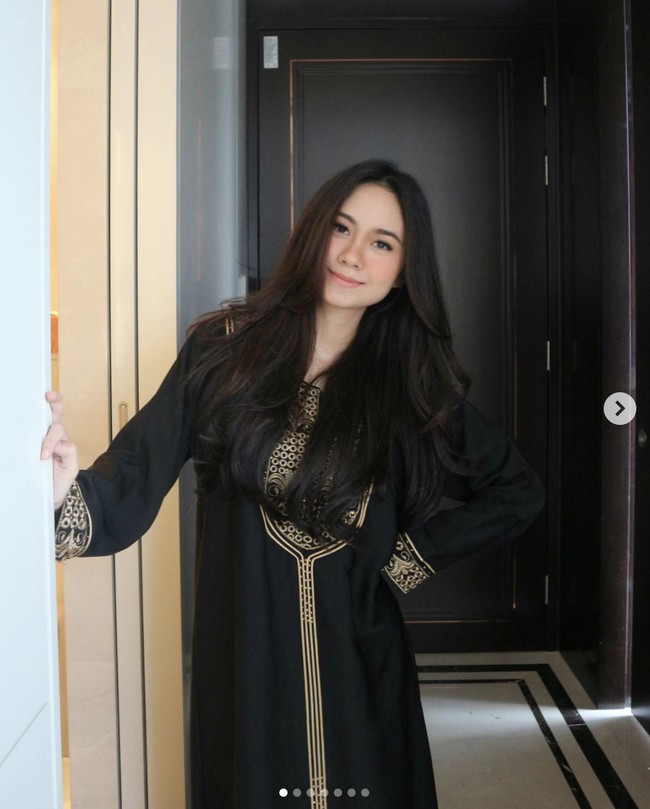 Intan Najuwa yang dikenal sebagai bintang sinetron di Malaysia sudah berkarier sejak 2016. Dia awalnya seorang blogger dan model sebelum terjun ke dunia akting. Foto: Dok. Instagram @intannajuwa