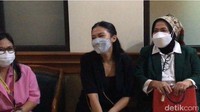 Kira-kira, Kenang Mirdad dan Tyna Kanna bakal rujuk atau tetap cerai ya? Foto: Hanif/detikHOT