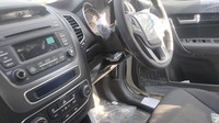 Begini kondisi kabin dari Kia Sorento, masih mulus kan? Foto: Lelang.go.id