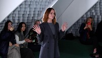 Stella McCartney dan H&M Rilis Baju Sustainable, Kritik Dunia Fashion Elitis