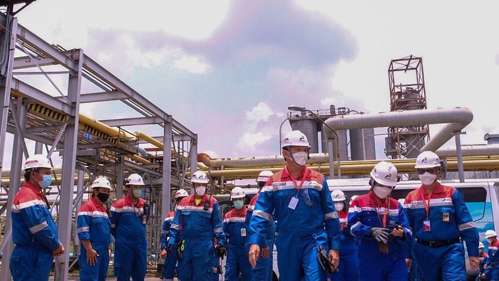 Komisaris Utama Pertamina Basuki Tjahaja Purnama alias Ahok ke Palembang Komisaris Utama Pertamina Basuki Tjahaja Purnama alias Ahok blusukan mengcek fasilitas Pertamina di Palembang