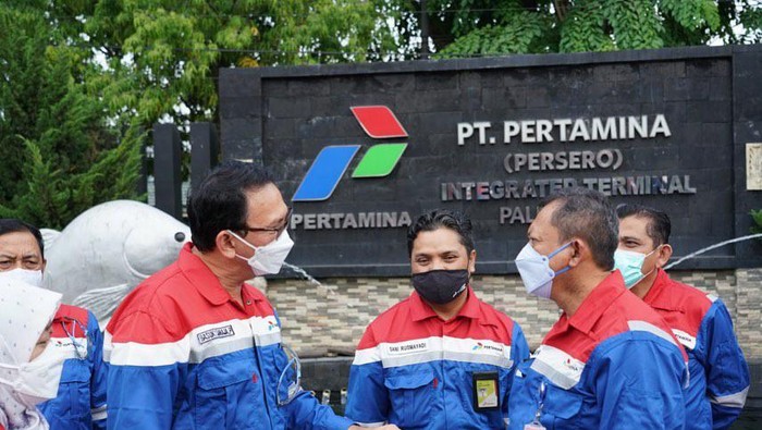 Komisaris Utama Pertamina Basuki Tjahaja Purnama alias Ahok blusukan mengcek fasilitas Pertamina di Palembang