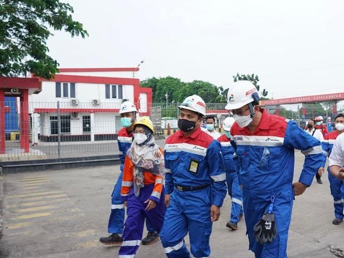 Komisaris Utama Pertamina Basuki Tjahaja Purnama alias Ahok blusukan mengcek fasilitas Pertamina di Palembang