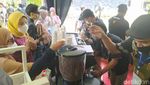 Foto: 1 Juta Kopi Gratis Buat Pengunjung Candi Borobudur
