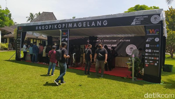 Kopi Magelang di Candi Borobudur Kopi Magelang di Candi Borobudur