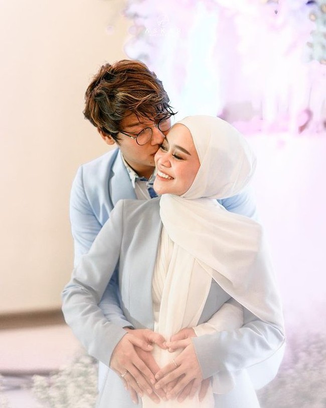Melalui akun Instagramnya sendiri, Lesti Kejora tampak sering membagikan potret baby bump nya yang sudah terlihat semakin besar. Namun sayang baik Lesti maupun Rizky Billar belum mempublikasikan secara resmi mengenai usia kehamilannya itu. Foto: Instagram