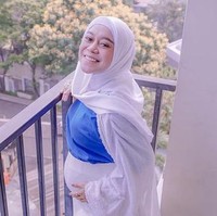 Jika melihat dalam foto yang satu ini, kira-kira berapa usia kehamilan Lesti Kejora? Beberapa netizen menebak jika usia kehamilan Lesti antara 5 hingga 6 bulan. Foto: Instagram