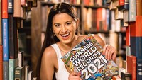 Adalah Lexie Alford, seorang traveler asal California, Amerika Serikat. Baru-baru ini dirinya dinyatakan sebagai wanita termuda dunia yang sudah berkunjung ke tiap negara.  