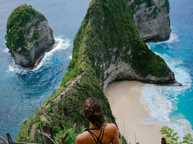 Potret Wanita Termuda Dunia yang Berhasil Kunjungi Tiap Negara