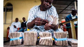 Perusahaan telekomunikasi jadi untung besar karena layanan andalan Facebook tidak bisa dipakai berkomunikasi. Foto: Twitter