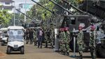 Momen Jokowi-Maruf Amin Tinjau Alutsista Saat HUT TNI