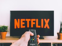 Rekomendasi 4 Film-Series Netflix yang Bikin Greget dan Penasaran