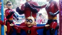 Dari gambar ini ditampilkan tokoh The Incredibles tapi dengan bentuk yang kurang beraturan.
