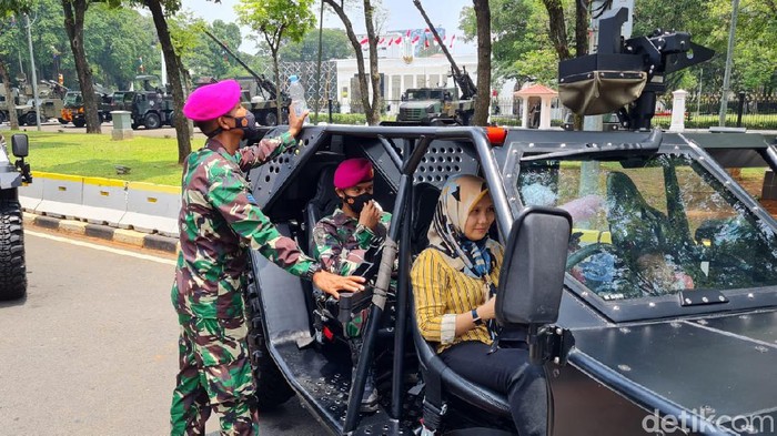 Pameran alutsista TNI di depan Istana Merdeka, Jakarta