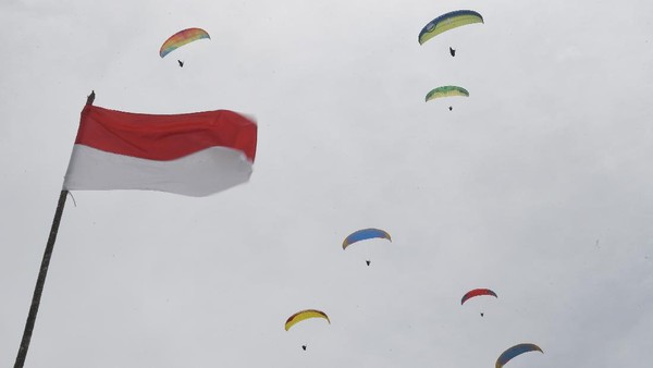 Paralayang PON Papua Tandem Lintas Alam Bakal Masuk Rekor Muri