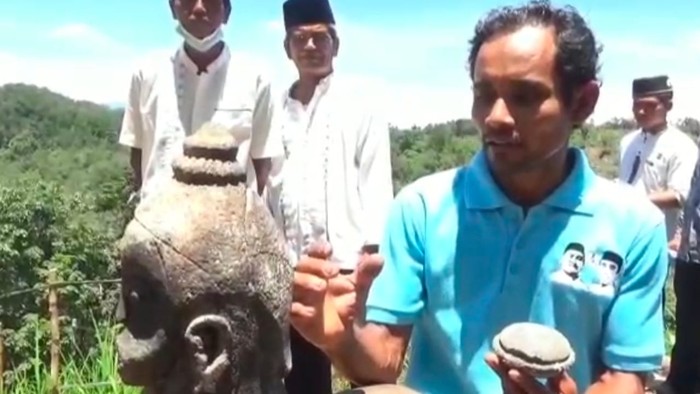 Patung kuno di Labura Patung kuno di Labura