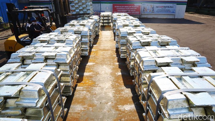 Indonesia menjadi salah satu negara di dunia yang mampu memproduksi mineral timah dalam jumlah besar. Kemana Timah Indonesia larinya? 

Dalam pengoperasiannya, pemerintah menunjuk PT Timah (Tbk) untuk menambang mineral timah yang berada di Kepulauan Bangka Belitung, Kepulauan Riau, dan Provinsi Riau.