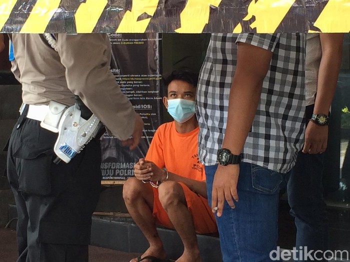 Seorang pemuda ditangkap karena aniaya anggota TNI, Selasa (5/10/2021).