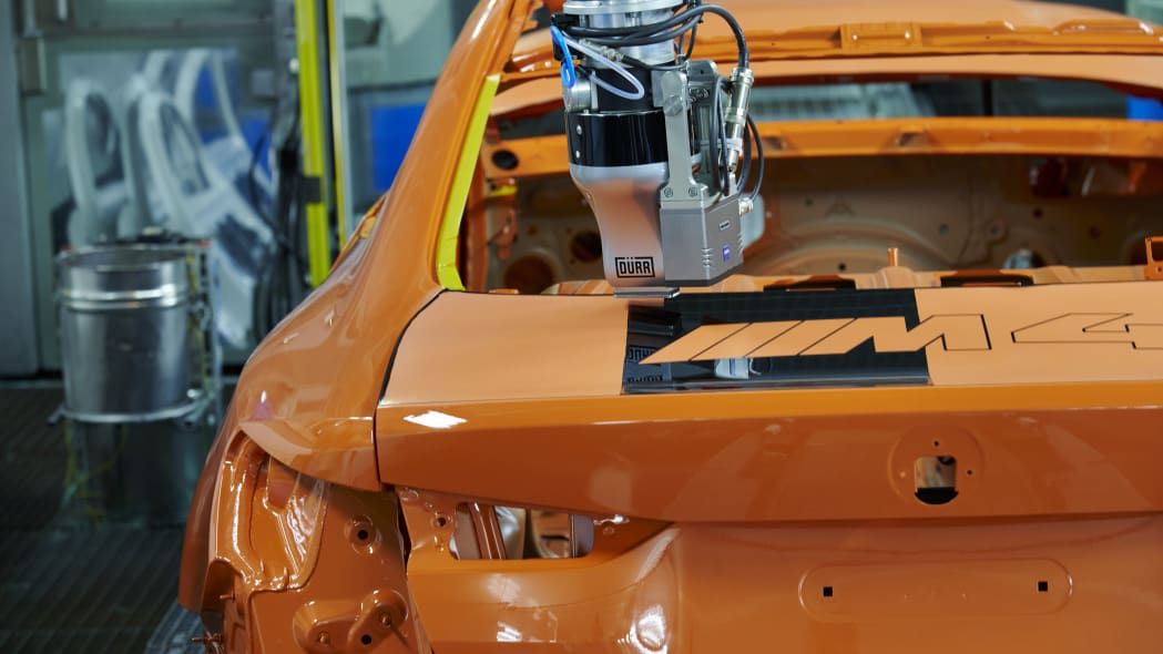 Sistem pengecatan Robot ala BMW.