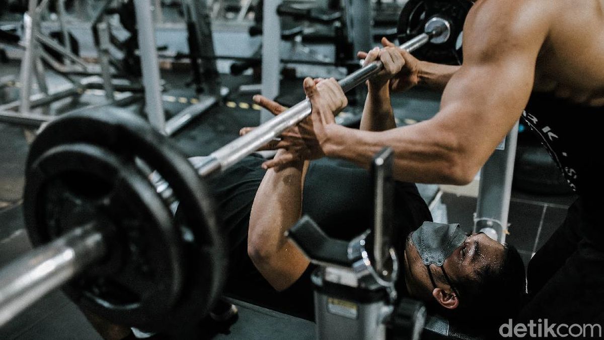 Weight Training: Manfaat dan Cara Melakukan Latihan Beban yang Efektif