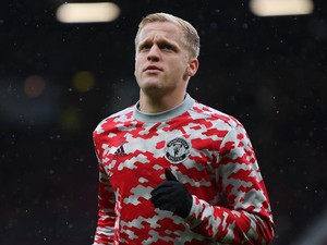 Everton Mau Coba Gaet Van de Beek Lagi di Bulan Januari?