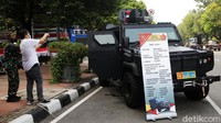 Dalam HUT ke-76 TNI ini, ratusan alutsista milik TNI dipamerkan di depan istana.