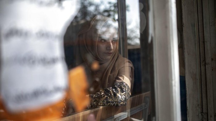 Aksi Guru dan Anak-anak di Afghanistan Tuntut Kesetaraan Pendidikan Guru dan anak-anak di Afghanistan gelar aksi tuntut hak-kesetaraan pendidikan bagi perempuan. Aksi digelar bertepatan dengan Hari Guru Nasional di Afghanistan.