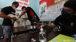 Keriuhan Anjing dan Kucing Saat Disuntik Vaksin Rabies