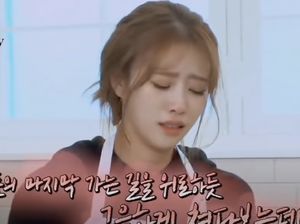 Artis Korea Ini Nangis Saat Masak Ikan, Tak Tega Ikannya Mati!