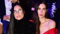 Demi Moore dan Scout LaRue Willis seperti seumuran, ya! Padahal usia mereka beda 28 tahun lho. (Foto: Getty Images For AZ Factory/Victor Boyko) 
