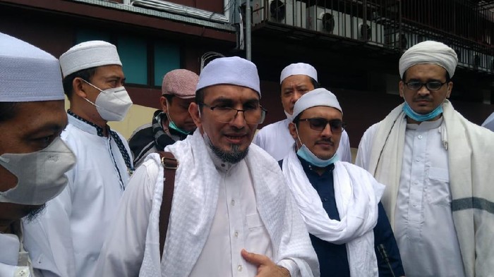 Eks Ketum FPI Shabri Lubis Bebas (Foto: Adhyasta/detikcom)