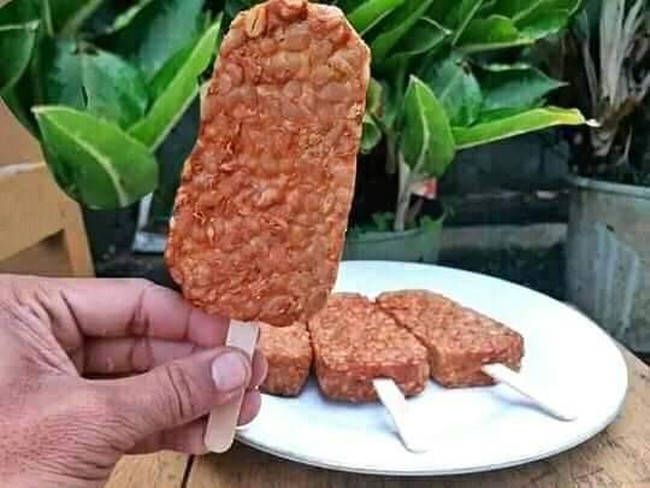 Bukan tempe biasa. Atau mungkin ini yang dinamakan es krim tempe? Pasti kamu belum pernah coba kan? Foto: 1cak.com