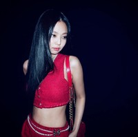 Perhelatan Chanel diadakan di Grand Palais pukul 10.30 waktu setempat. Jennie BLACKPINK mengenakan koleksi Spring/Summer 2022 rancangan Creative Director Chanel, Virginie Viard. Foto: dok. Instagram richardgianorio