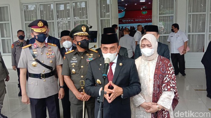 Gubsu Edy Rahmayadi (tengah) (Ahmad Rfah/detikcom)