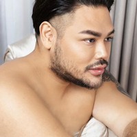 Penampilan Ivan Gunawan usai menjalani diet semakin mencuri perhatian. Ivan Gunawan sndiri sebelumnya diketahui mendapat tantangan dari Deddy Corbuzier untuk menurunkan berat badannya. Saat ini pria yang akrab disapa Igun itu telah berhasil menurunkan berat badannya hingga 30 kg. Foto: Instagram/@ivan_gunawan