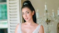 Jessica Iskandar pun menerima lamaran Vincent Verhaag yang selama ini selalu menemaninya di Bali. Foto: dok instagram inijedar